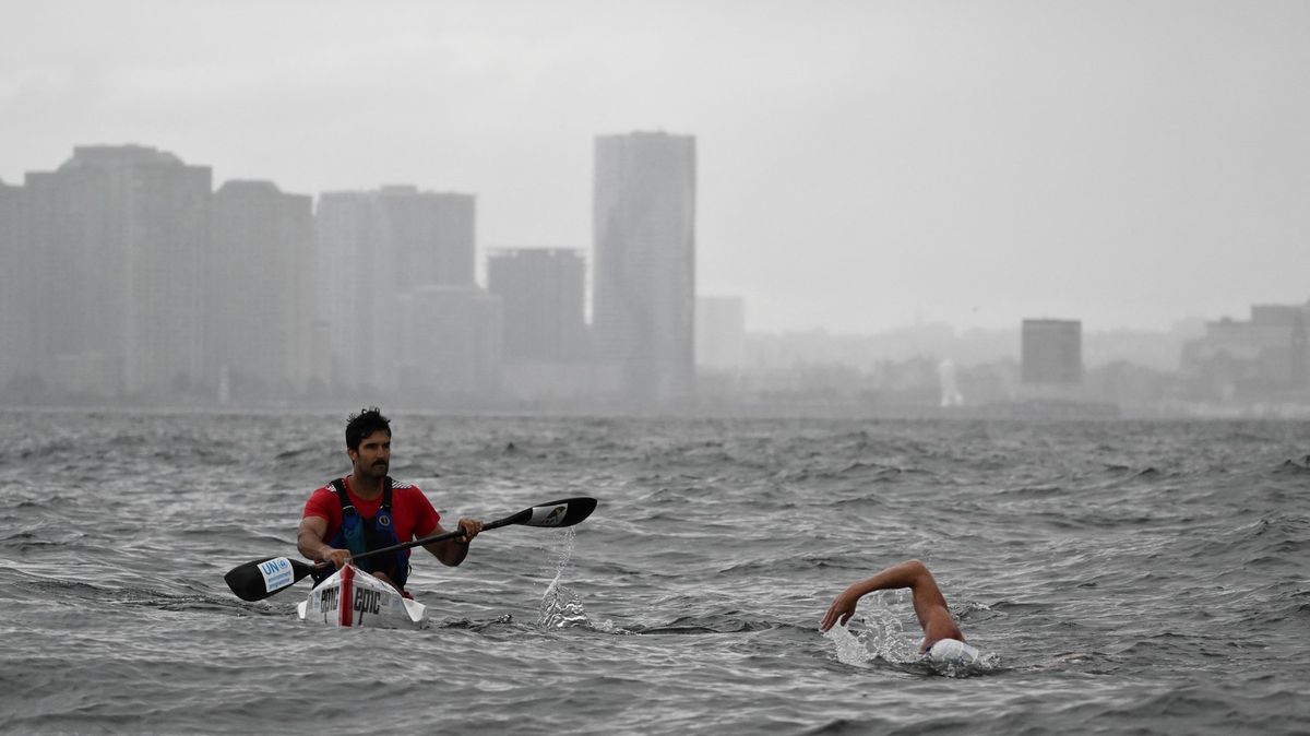 Fotky: Plavec za 30 dní zdolal řeku Hudson